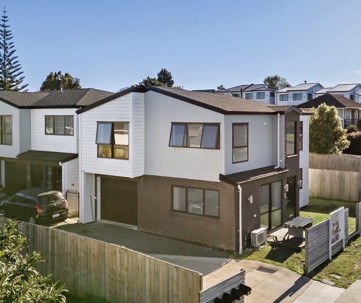 6A Christmas Road, Manurewa, Auckland - Carousel 1