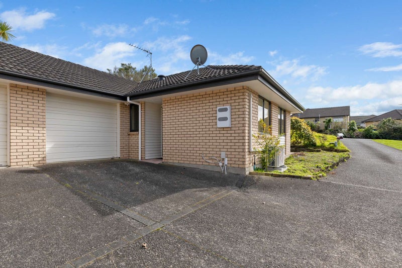 40 Regents Park Place, Westgate, Auckland - Carousel 1