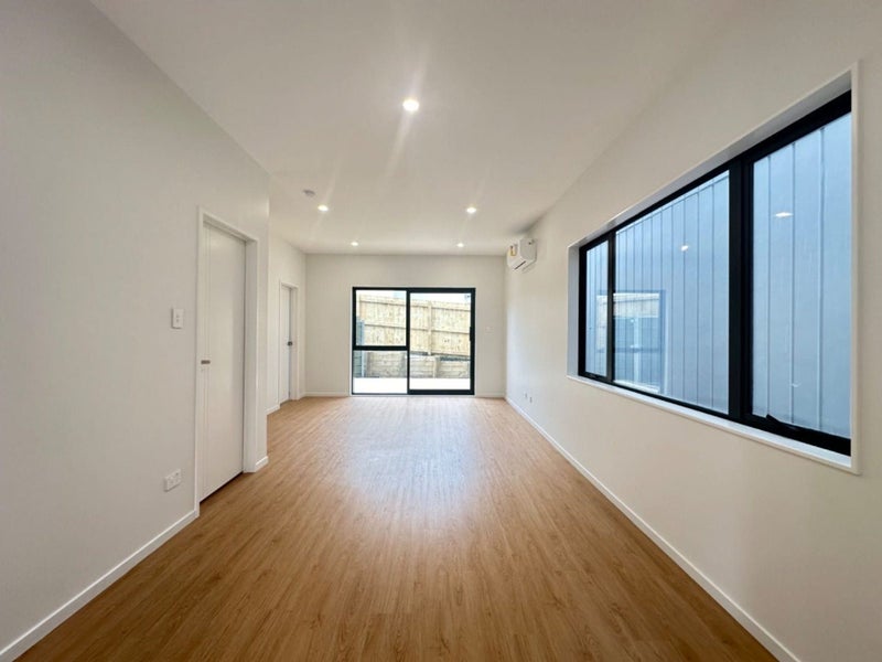 23B West Harbour Drive, West Harbour, Auckland - Carousel 2