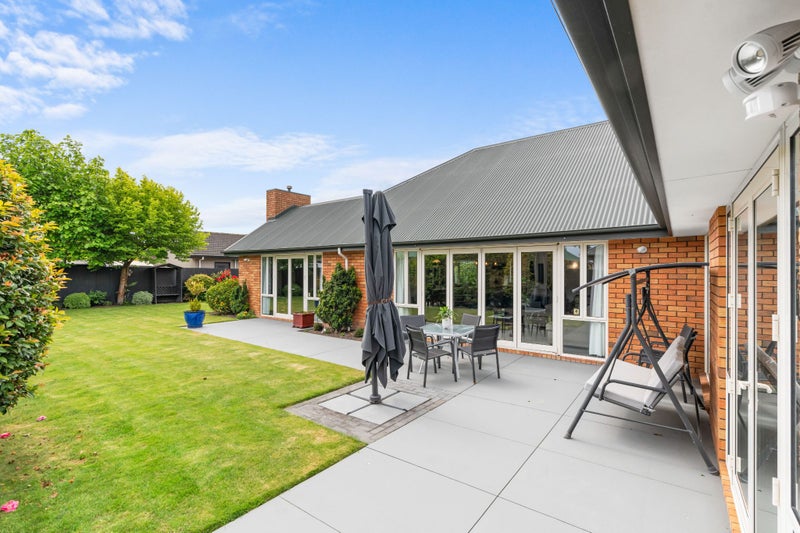 12 Chesterfield Mews, Russley, Christchurch - Carousel 2