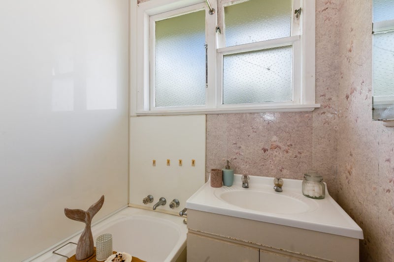 43 Sievers Grove, Cannons Creek, Porirua - Carousel 19