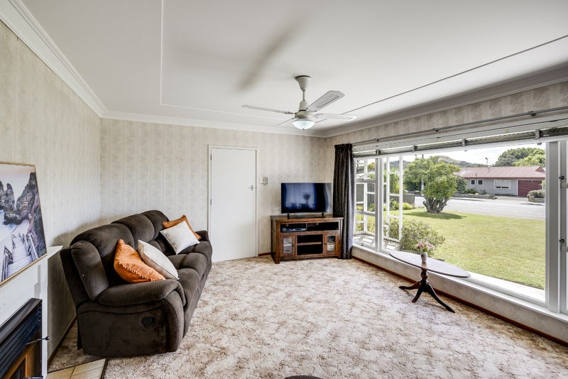 38 Puketapu Road, Taradale, Napier - Carousel 24