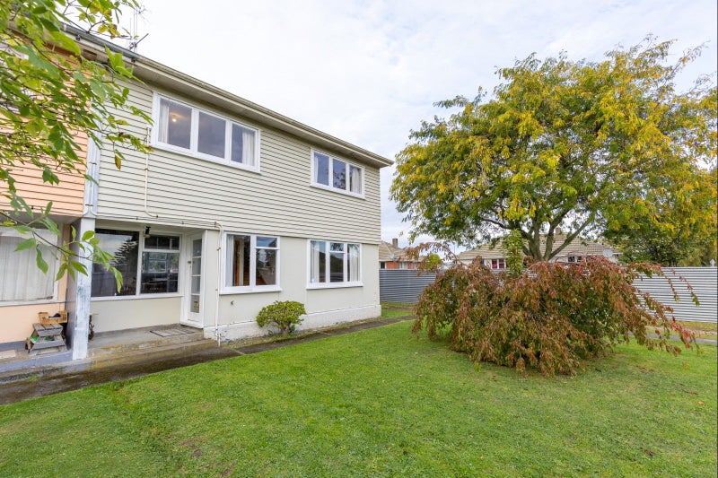 4 Renfrew Place, Highbury, Palmerston North - Carousel 1