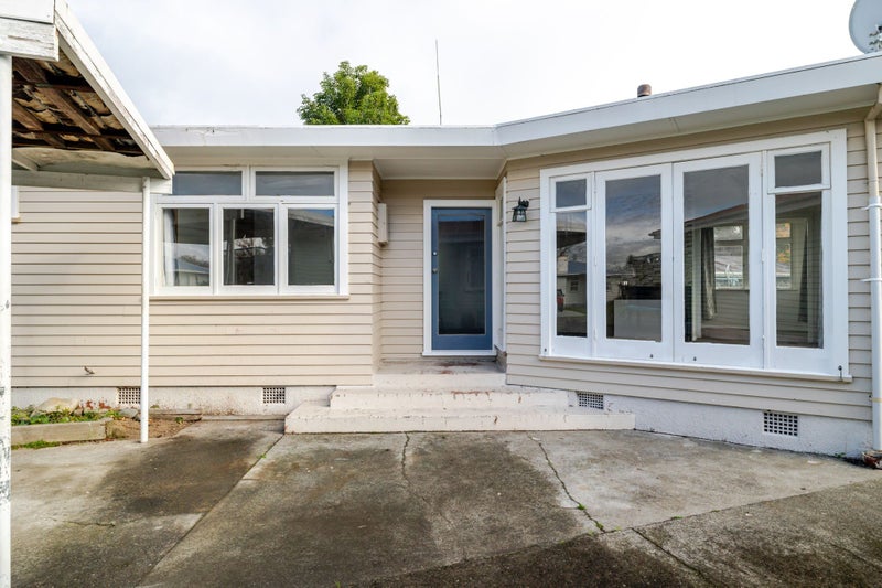 8 Lancaster Street, Highbury, Palmerston North - Carousel 2