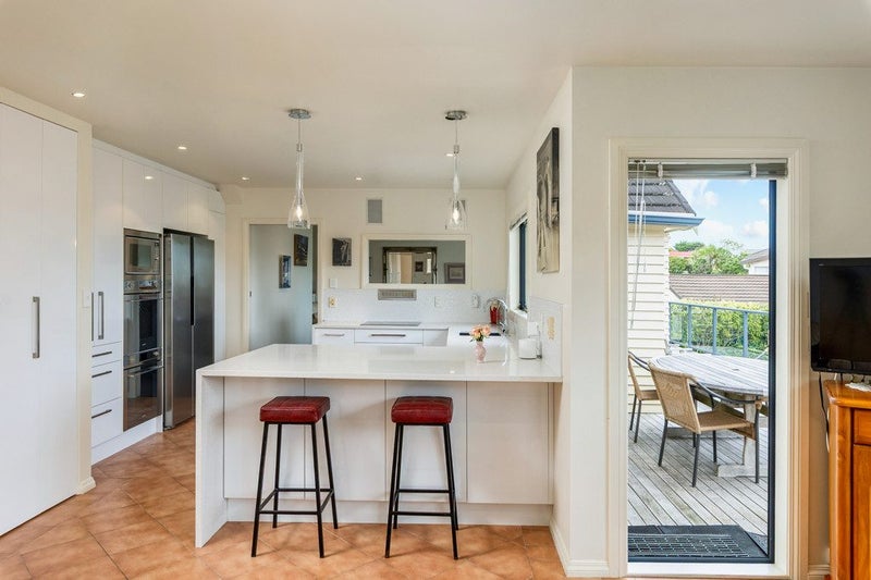 1/75 Halsey Drive, Lynfield, Auckland - Carousel 2