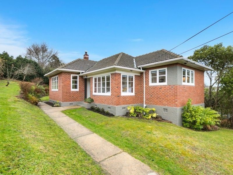 51 Craighall Crescent, Wakari, Dunedin - Carousel 1