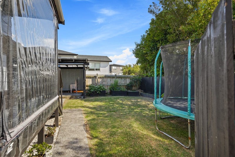 2/4 Kahikatea Place, Ranui, Auckland - Carousel 17