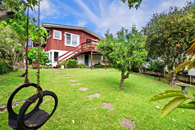 32 Rutherford Terrace, Meadowbank, Auckland - Carousel 1