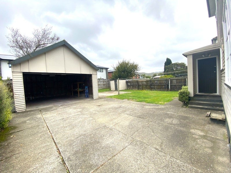12 Compton Crescent, Taita, Lower Hutt - Carousel 2