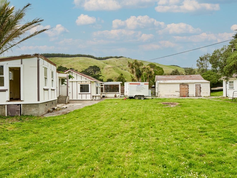 1010 Makara Road, Karori - Carousel 1