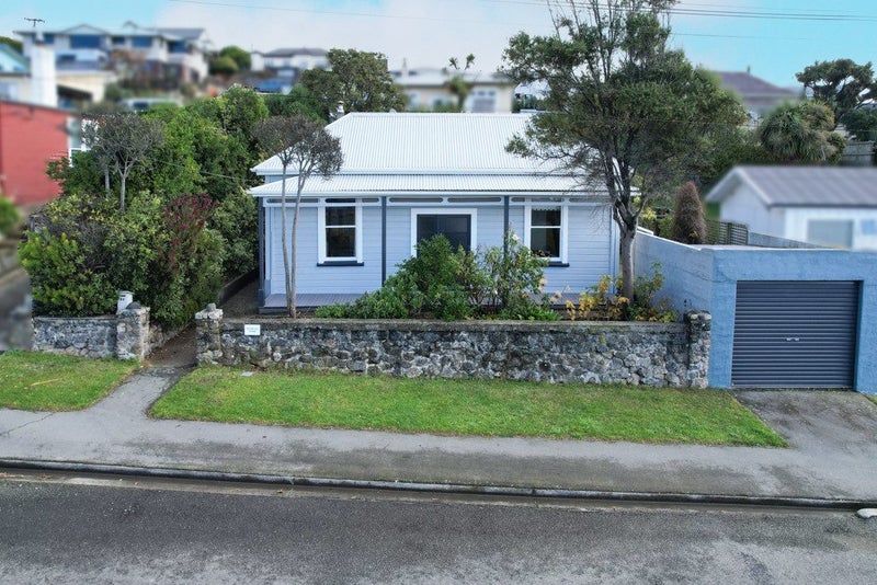 42 Tyne Street, South Hill, Oamaru - Carousel 1