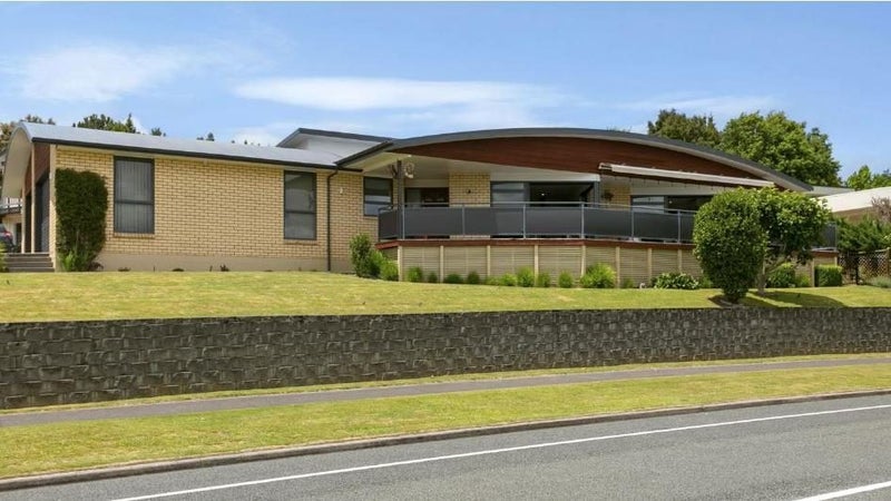 47 Arrowsmith Avenue, Waipahihi, Taupo - Carousel 1