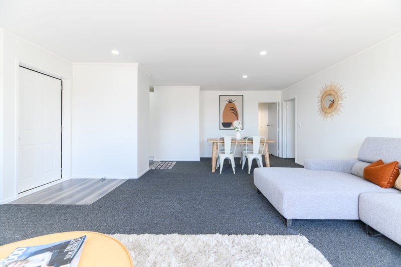 8 Dovey Place, Massey, Auckland - Carousel 2