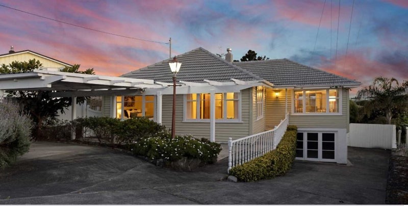 9 Sally Crescent, Mount Roskill, Auckland - Carousel 1