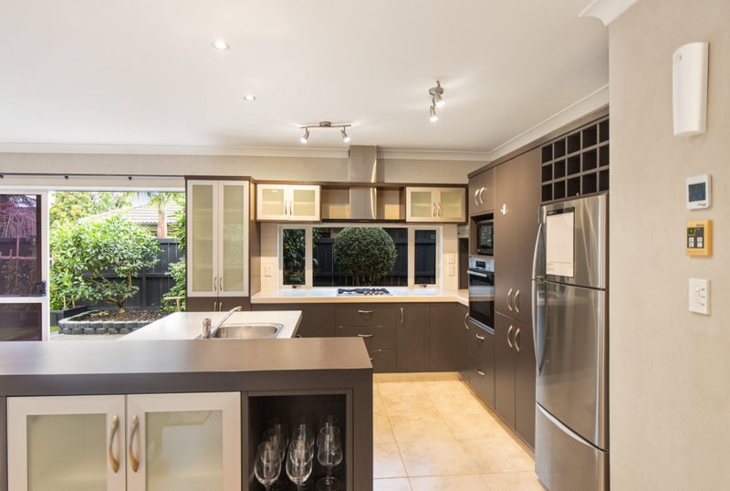 41 Turnberry Drive, Wattle Downs, Auckland - Carousel 2
