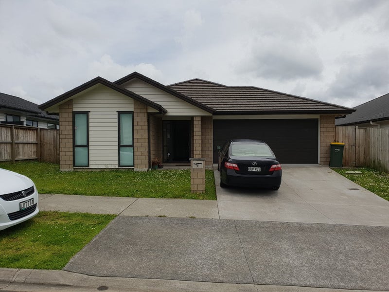 9 Papa Orchard Drive, Kumeu - Carousel 1