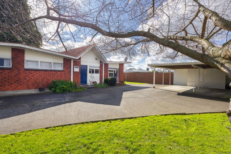 4B Jones Place, Highbury, Palmerston North - Carousel 1