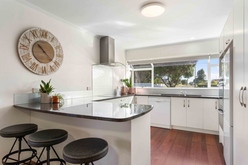 21 Pacific View Road, Papamoa Beach, Papamoa - Carousel 2