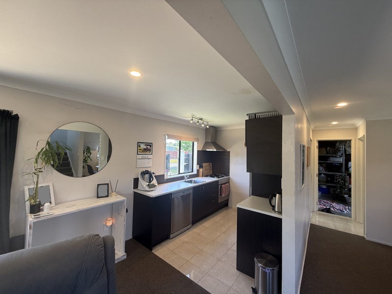 17 Newton Place, Westbrook, Palmerston North - Carousel 2