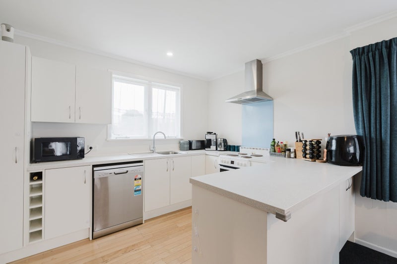 40 Nevada Road, Silverdale, Hamilton - Carousel 1