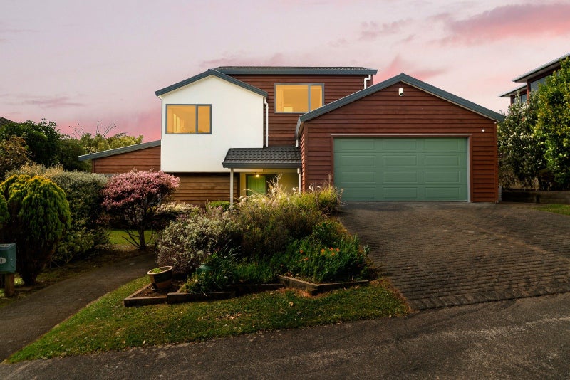 60 Abilene Crescent, Churton Park, Wellington - Carousel 1