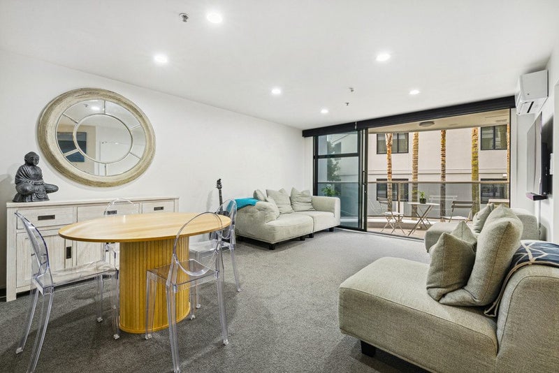 1E/175 Hurstmere Road, Takapuna, Auckland - Carousel 2