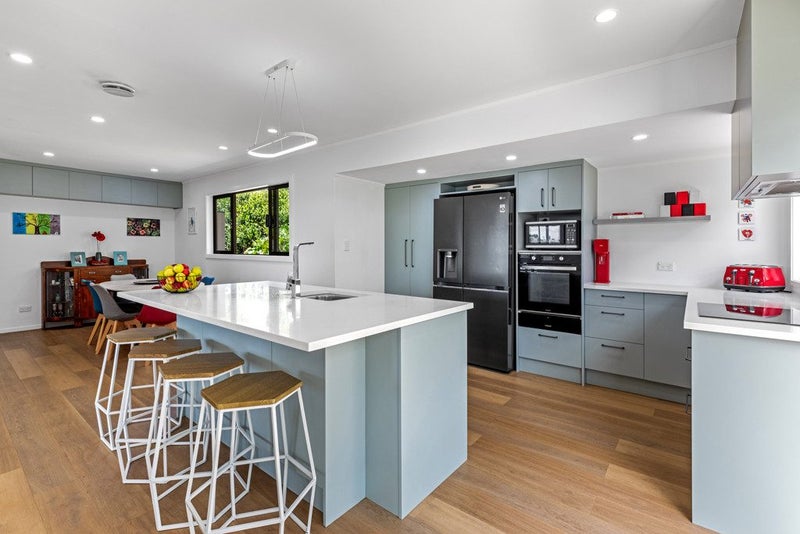 66 Redwing Street, Browns Bay, Auckland - Carousel 1