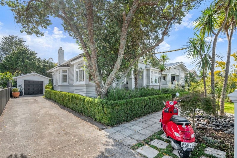 25 Aroha Avenue, Sandringham, Auckland - Carousel 24