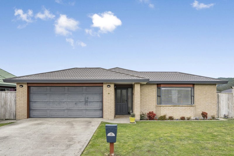 15 Sun Valley Grove, Wainuiomata, Lower Hutt - Carousel 1