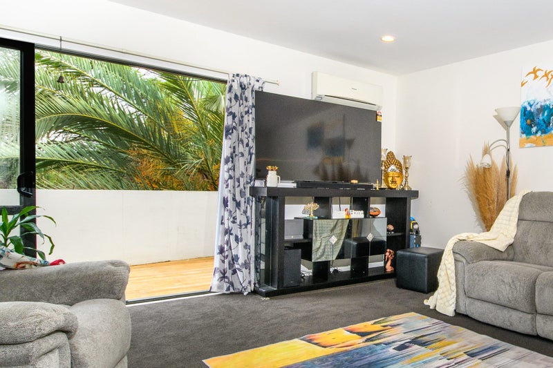 6 Awaroa Road, Sunnyvale, Auckland - Carousel 13