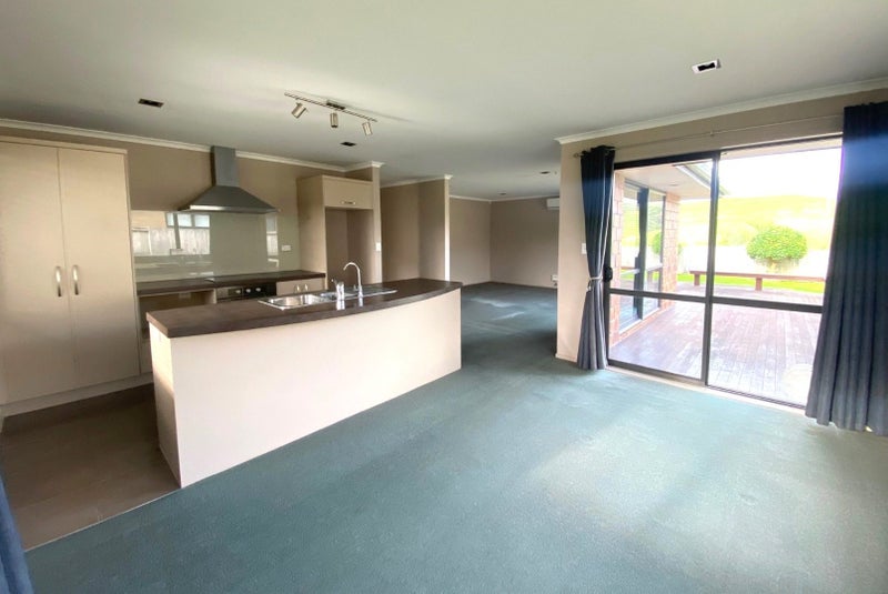 5 Gina Way, Welcome Bay, Tauranga - Carousel 2