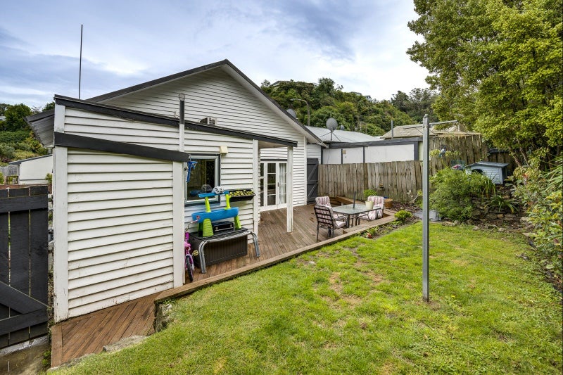 9 Chaucer Road South, Hospital Hill, Napier - Carousel 11