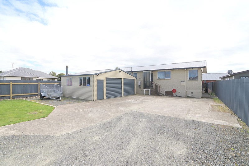 90 Bay Road, Grasmere, Invercargill - Carousel 1