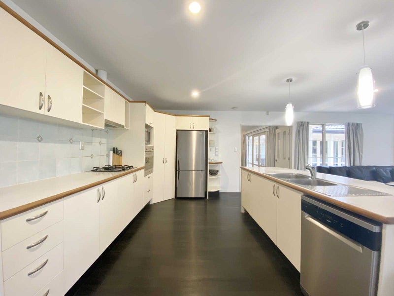 7 Aylsham Lane, Casebrook, Christchurch - Carousel 2