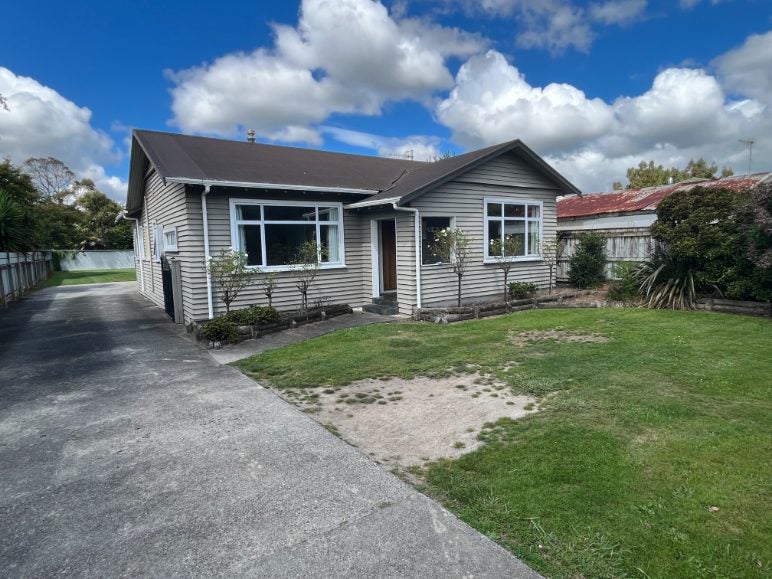 24 Napier Road, Terrace End, Palmerston North - Carousel 1