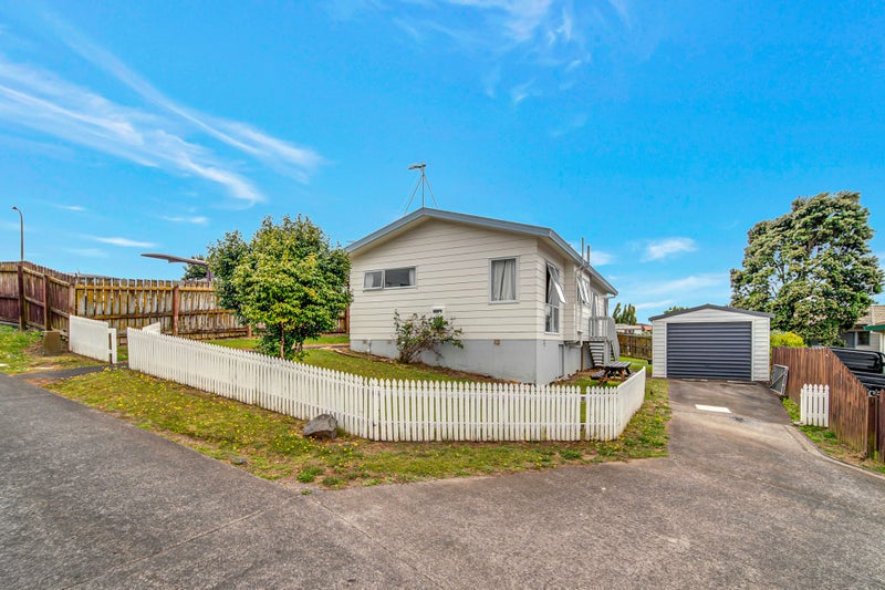 1/65 Etherton Drive, Weymouth, Auckland - Carousel 1
