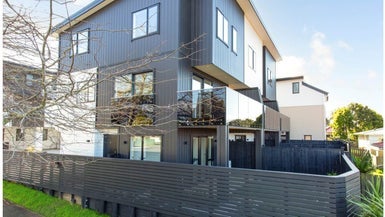 2/13 Arawa Street, New Lynn, Auckland - Carousel 1