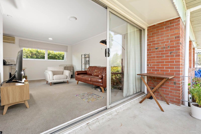 2/134 Calliope Road, Stanley Point, Auckland - Carousel 1