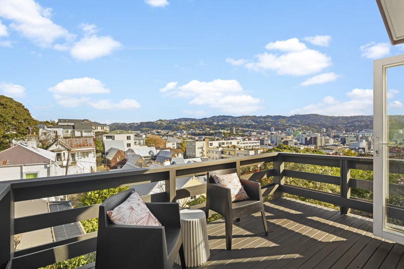 16A Stafford Street, Mount Victoria, Wellington - Carousel 1