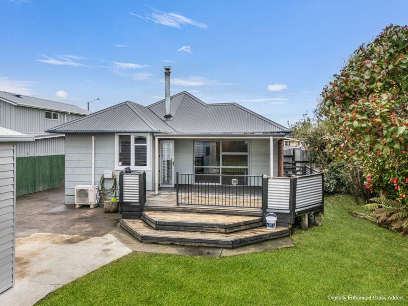 1210 Beatty Place, Mayfair, Hastings - Carousel 1