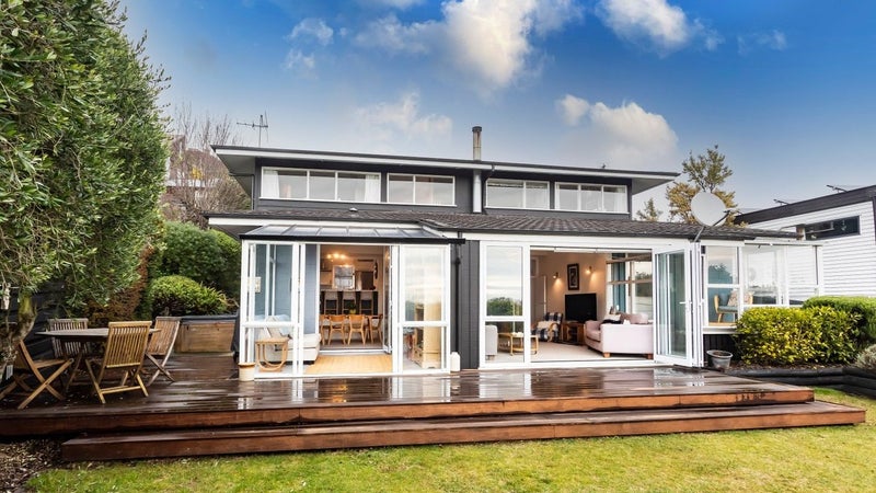 31 Parklands Drive, Huntsbury, Christchurch - Carousel 1