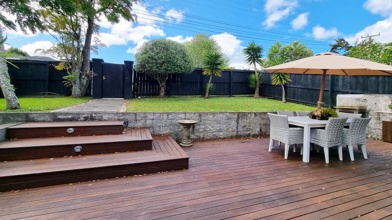 1/10 Selwyn Crescent, Forrest Hill, Auckland - Carousel 2