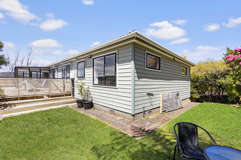 16 Westpoint Avenue, Harbour View, Lower Hutt - Carousel 2