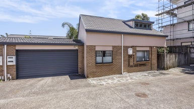 7/1 Melview Place, New Lynn, Auckland - Carousel 1