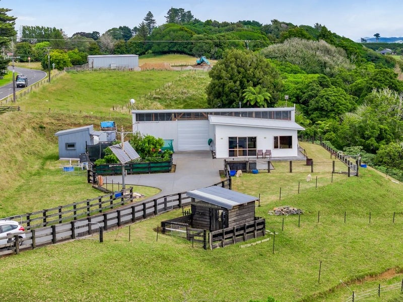 242 Henwood Road, Paraite, New Plymouth - Carousel 1