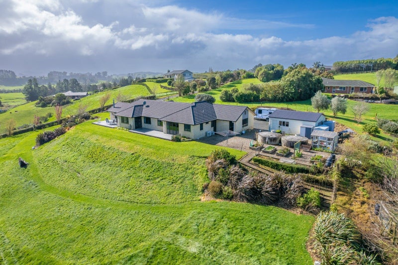 32 Duval Way, Whatawhata - Carousel 1