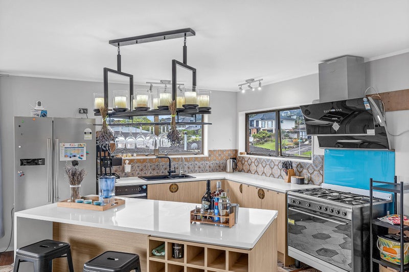 53 Goodwood Drive, Goodwood Heights, Auckland - Carousel 1