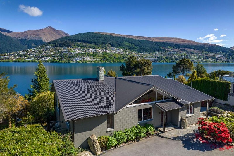 611 Peninsula Road, Kelvin Heights, Queenstown - Carousel 2