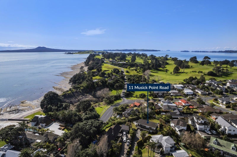 11 Musick Point Road, Bucklands Beach, Auckland - Carousel 1