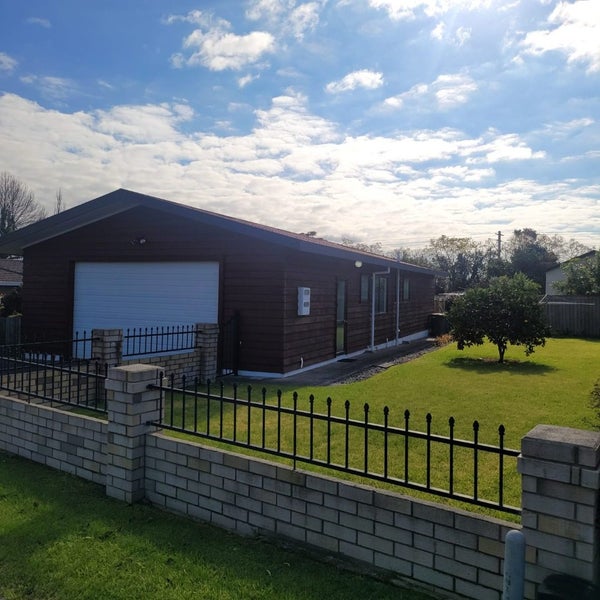27 Septimus Place, Henderson, Auckland - Carousel 16